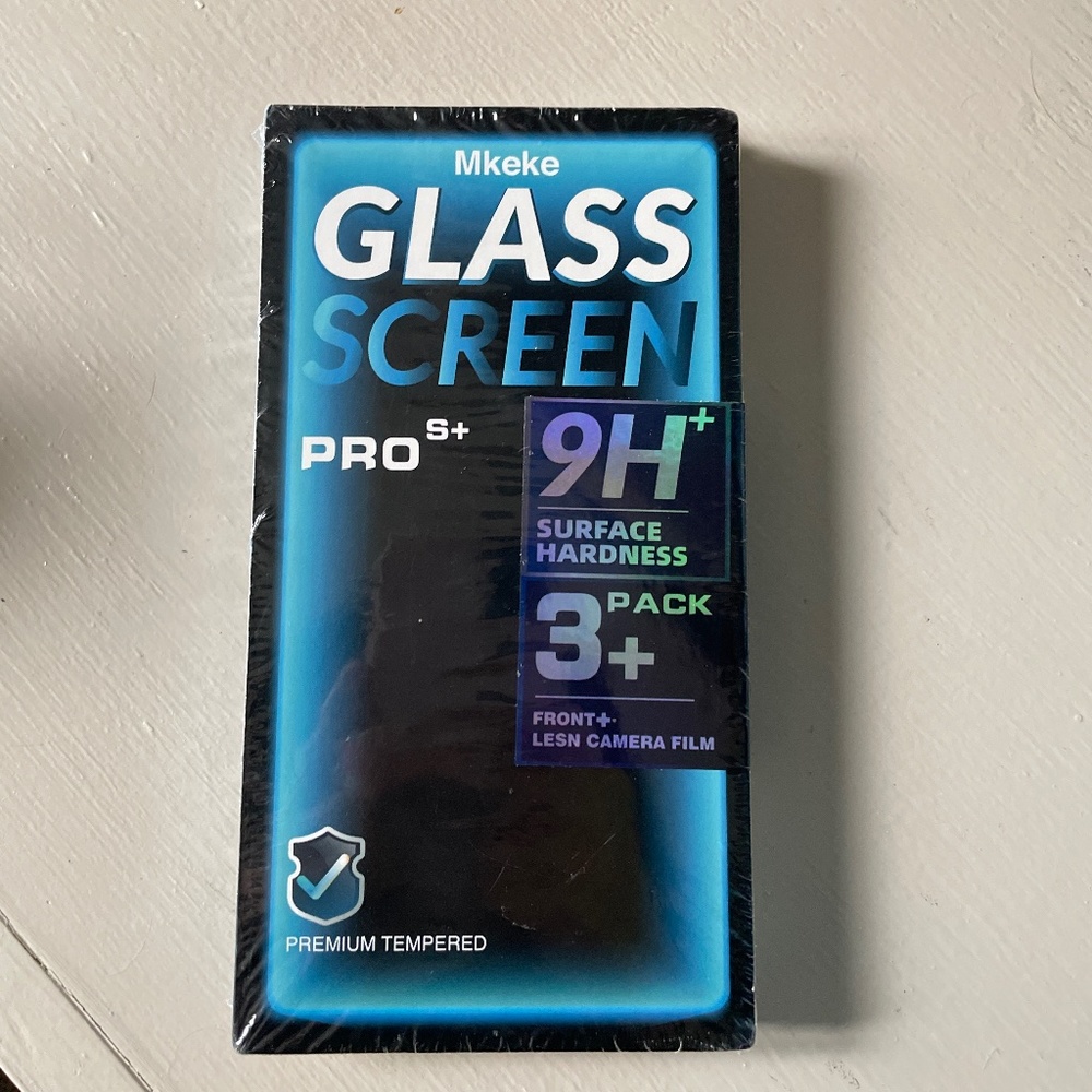 iPhone 13 Screen Protector/iPhone 13 Pro Glass Screen Protector New & Sealed Box